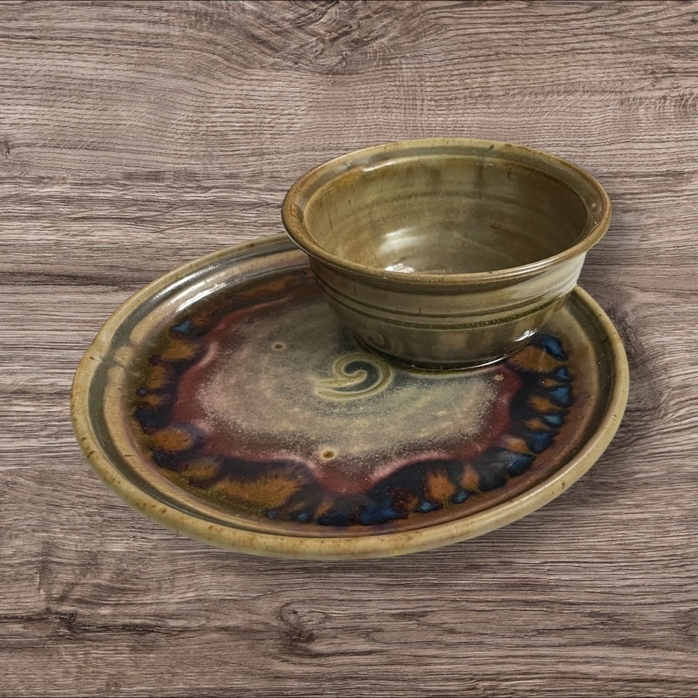 Nichols Pottery chip and dip bowl platter combination. Handmade. Artist singed - Picture 2 of 11